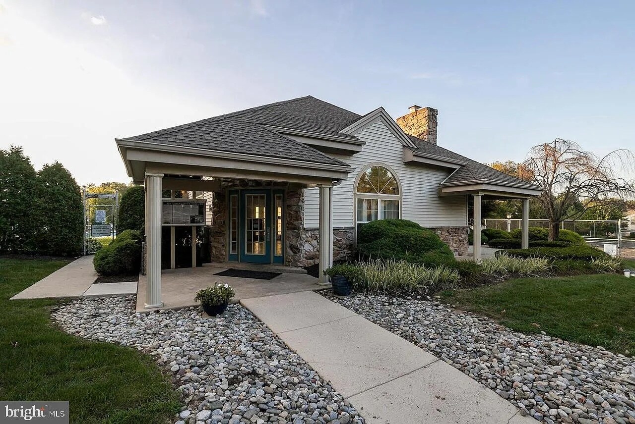 Building Photo - 1808 Foxmeadow Cir