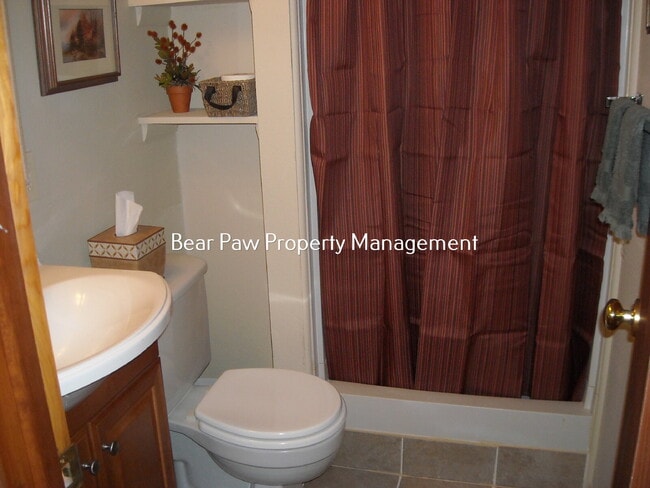 Building Photo - "Spacious 4-Bedroom Townhouse Retreat with 4 Full Baths in Scenic Evergreen!"