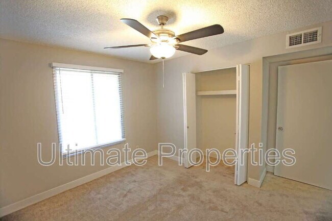 Building Photo - 10825 N 45th Ln