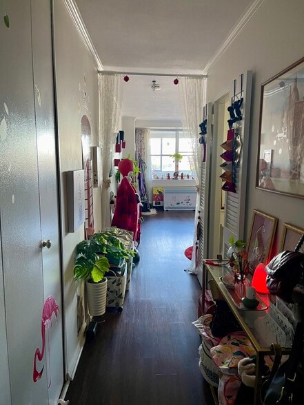 entrance with tons of closet space - 6 Whittier Plz