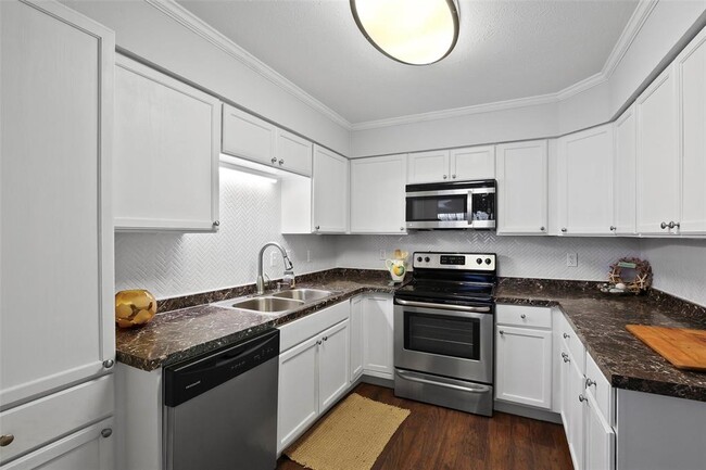 Building Photo - 5718 Marvin Loving Dr