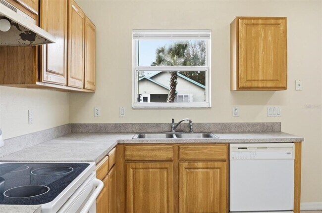 Building Photo - 166 Plainview Dr