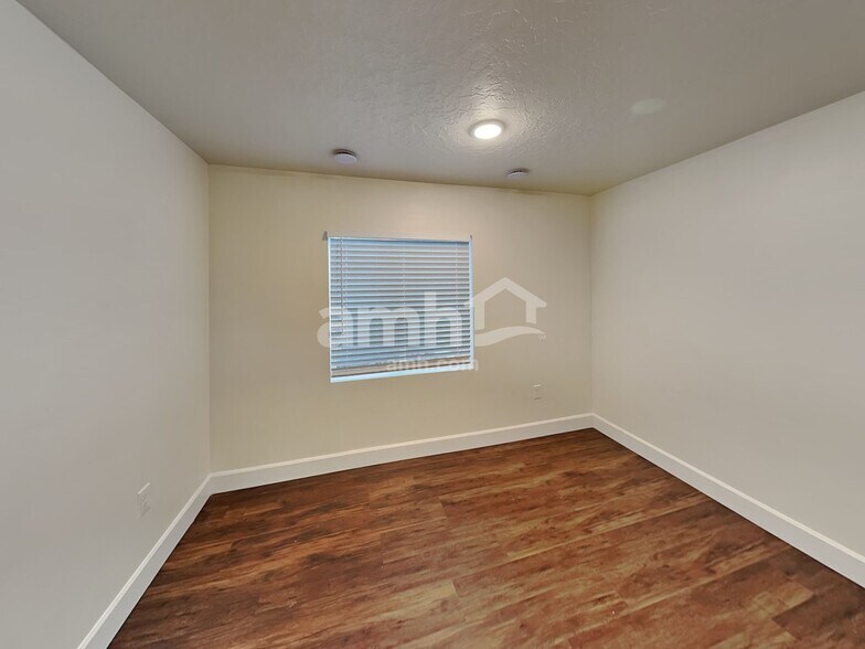 Building Photo - 1278 Vlg Grn Trl