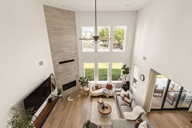 Building Photo - 2132 Cavara Cv