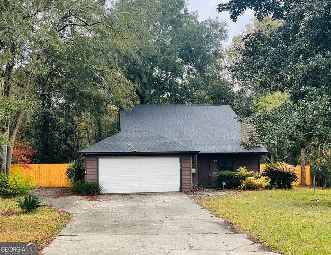 Primary Photo - 136 Creekwood Cir