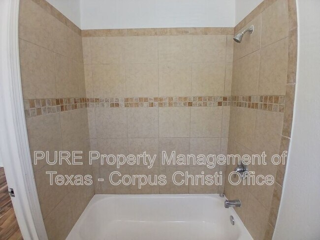 Building Photo - 901 Furman Ave