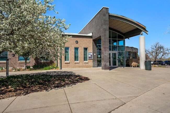 Building Photo - 1580 S Krameria St