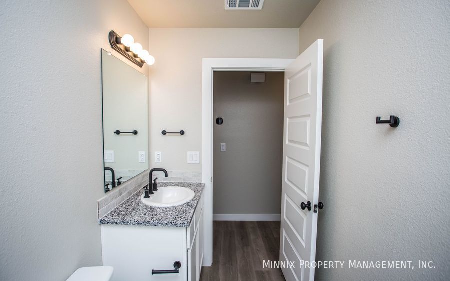 Building Photo - 13212 Ave. S