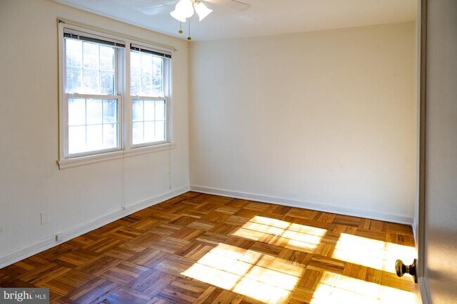 Building Photo - 6612 Wakefield Dr