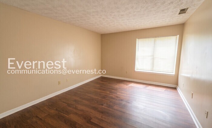 Building Photo - 3575 Oakvale Rd