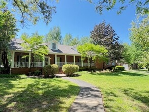 Building Photo - Matthew Drive Duplex
