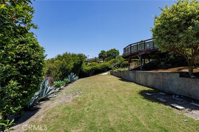 Building Photo - 1840 Temple Hills Dr