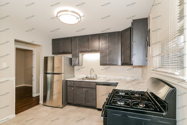 Building Photo - 1014 Renshaw Dr