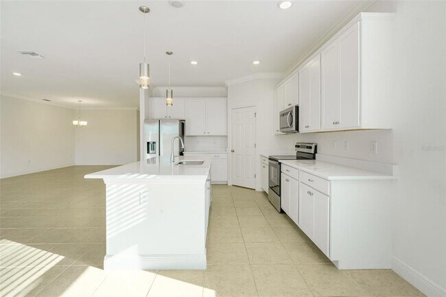 Building Photo - 1452 SE 13th Terrace