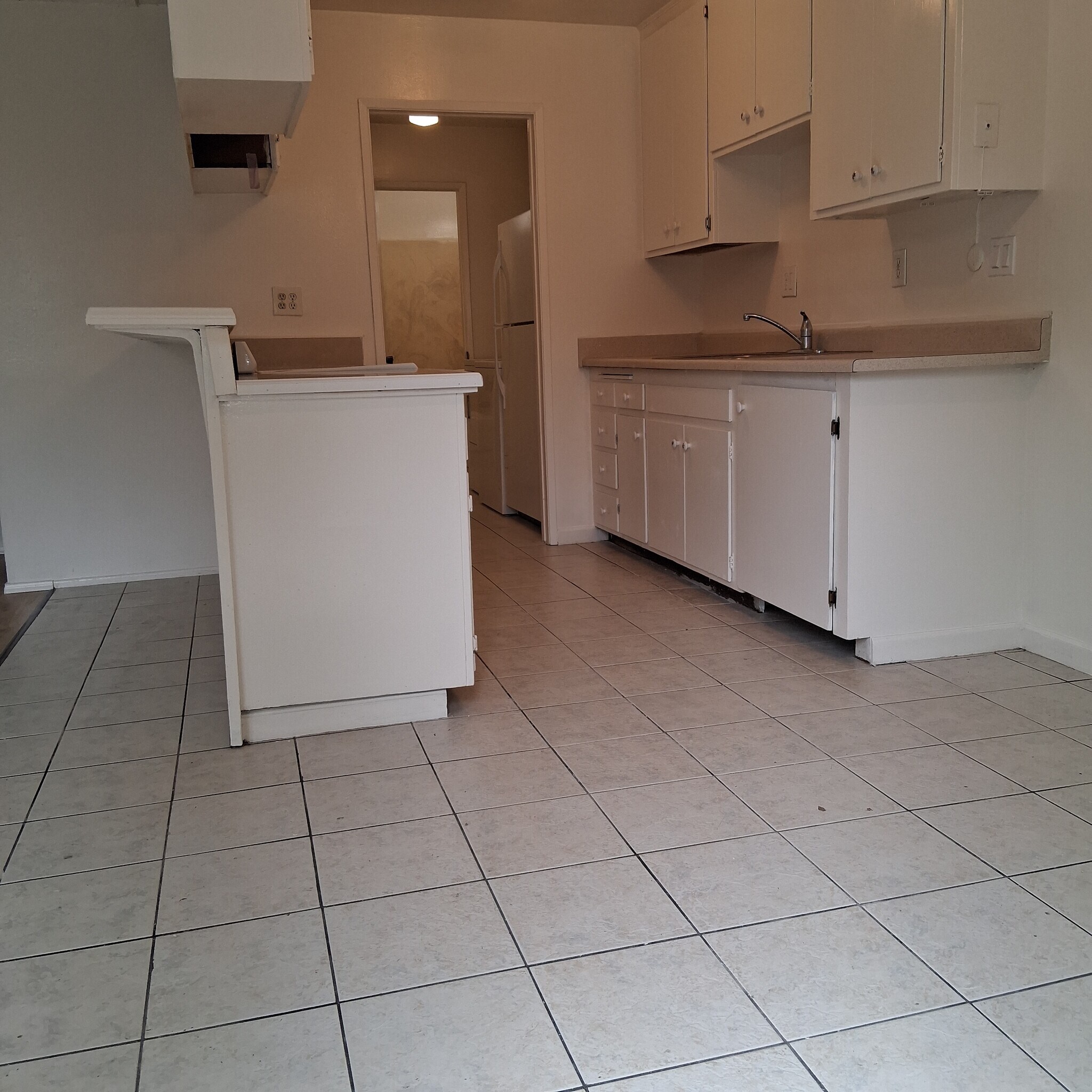 Kitchen - 2115 1/2 S Broden St