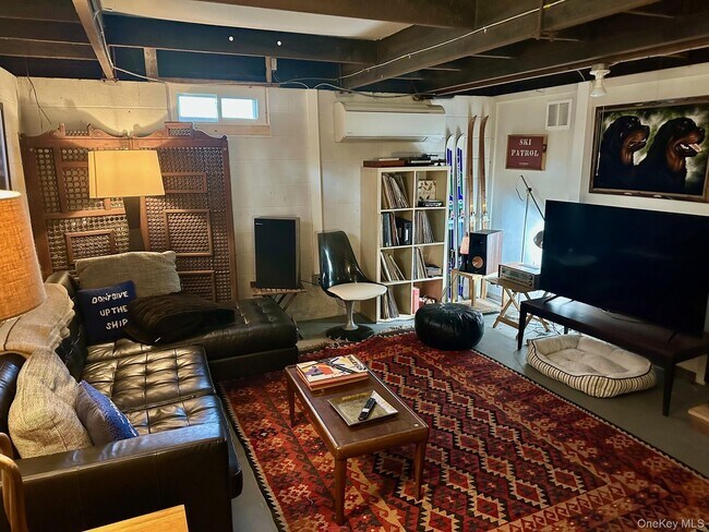 Building Photo - 9 Johnston Rd