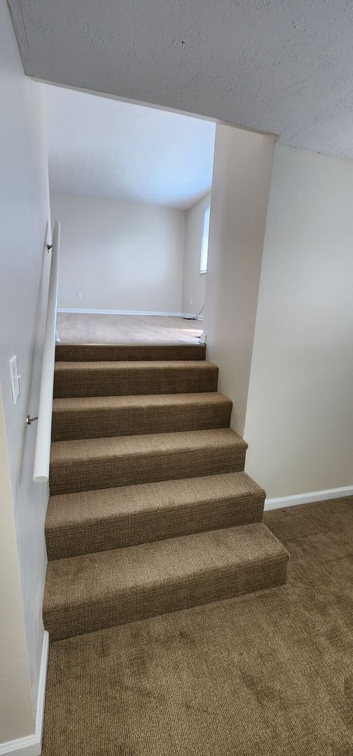 Building Photo - Oldham County Beauty!  Completely Renovated!  ALL NEWer Appliances!  ALL NEWer Flooring & Paint! ...