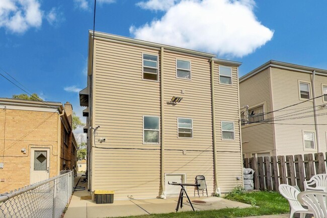 Building Photo - 5428 N Central Ave