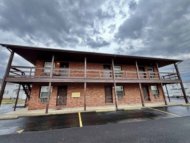 Building Photo - 315 Frazer St