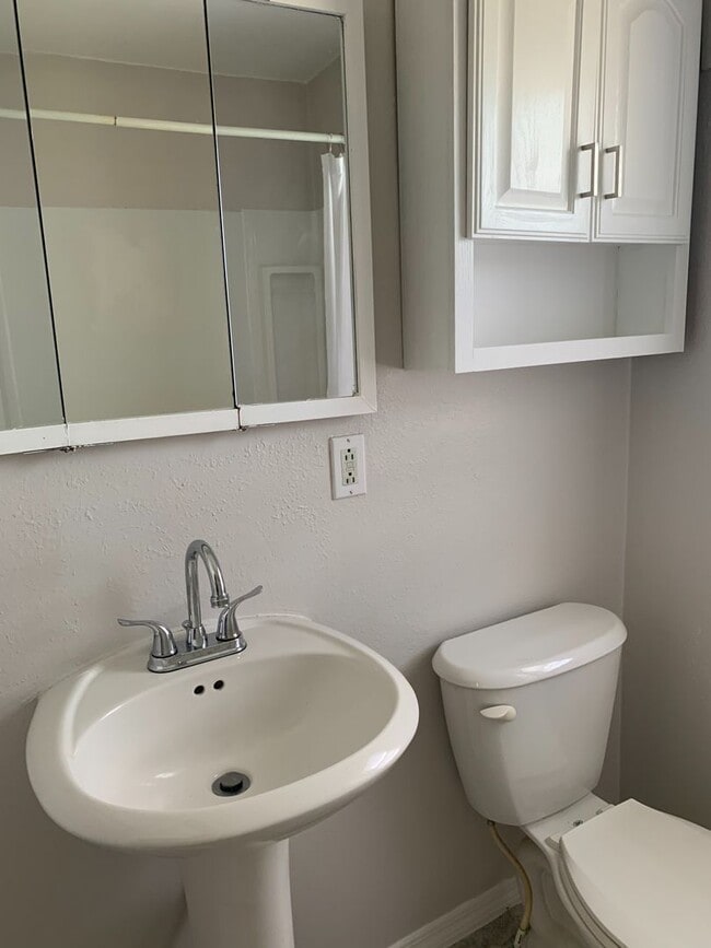 Building Photo - 2809 South Ave