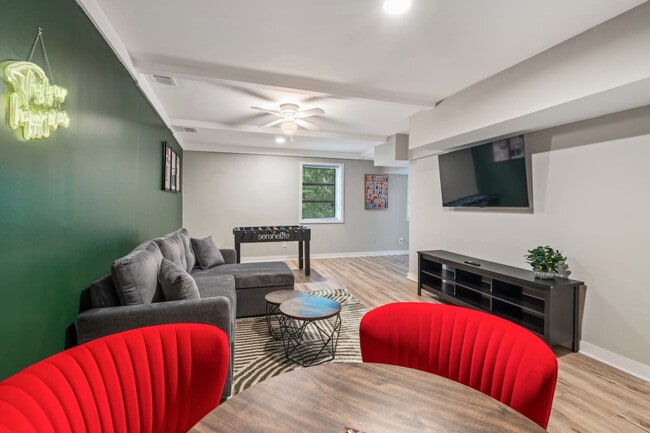 Building Photo - 1618 Cooper Lake Rd SE