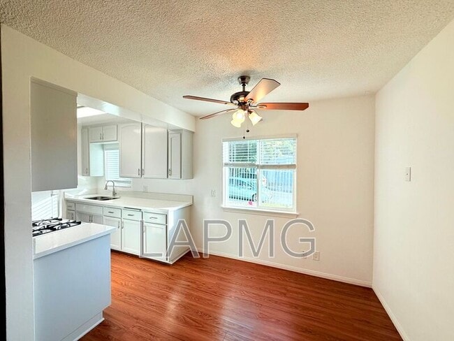 Building Photo - 2707 Pomeroy Ave