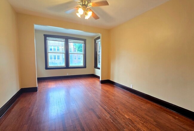 Building Photo - 3337 N Springfield Ave
