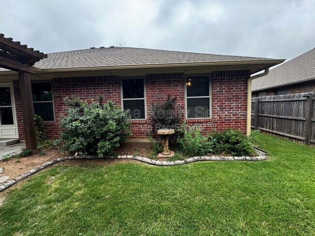 Building Photo - 8020 Kaden Rd