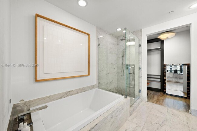 Building Photo - 801 S Miami Ave