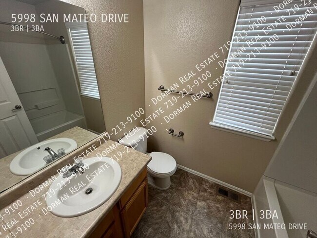 Building Photo - 5998 San Mateo Dr