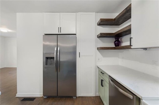 Building Photo - 3142 Chamblee Gap Rd