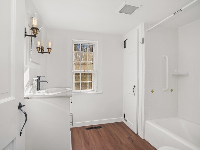 Building Photo - 575 Black Rock Tpke