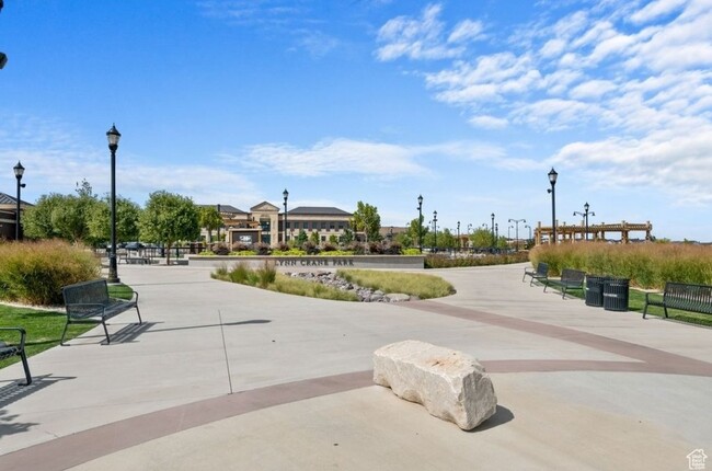 Building Photo - "Spacious 3-Bed Townhouse in Herriman – Yo...