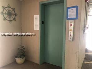 Building Photo - 645 NE 121st St