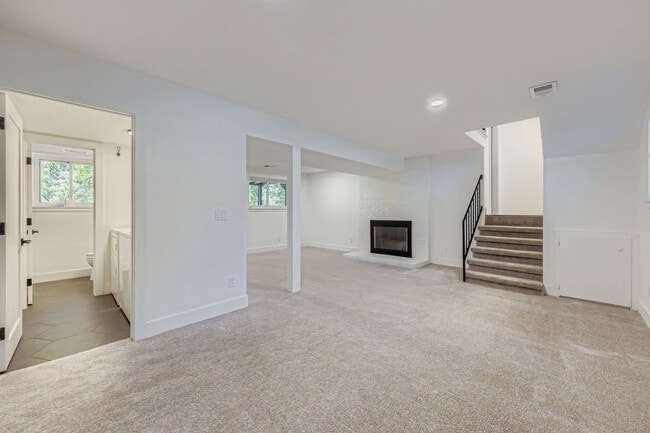 Building Photo - Recently Remodeled 4BD, 3BA Louisville Home