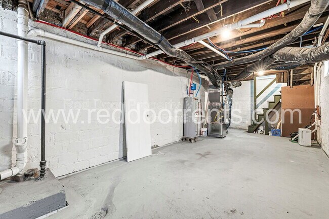 Building Photo - 218 Jefferson Ave