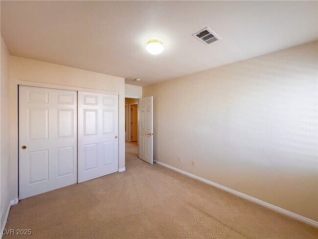 Building Photo - 6586 Shadow Cove Ave