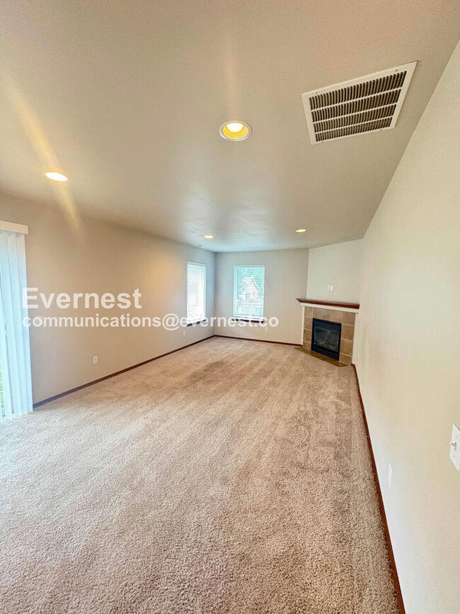 Building Photo - 111 W 6th St