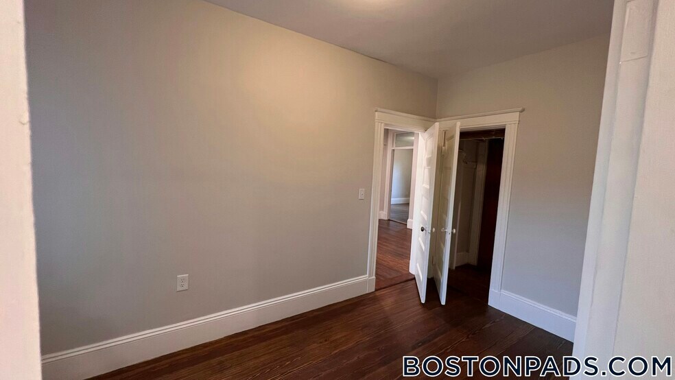 Building Photo - 1855 Beacon St