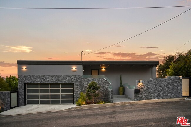 Building Photo - 3288 Wrightwood Dr