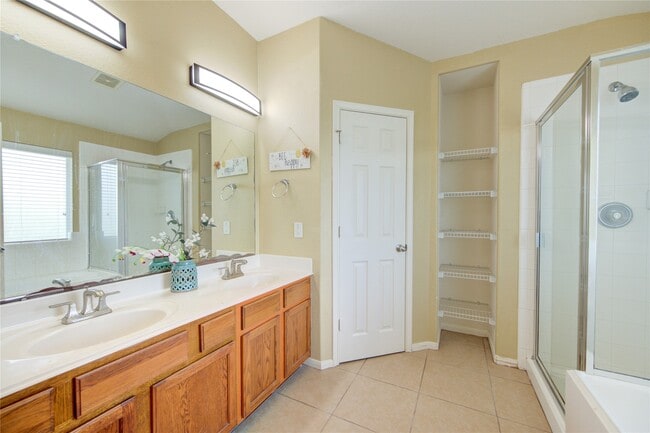 Building Photo - 5011 Moss Garden Ln