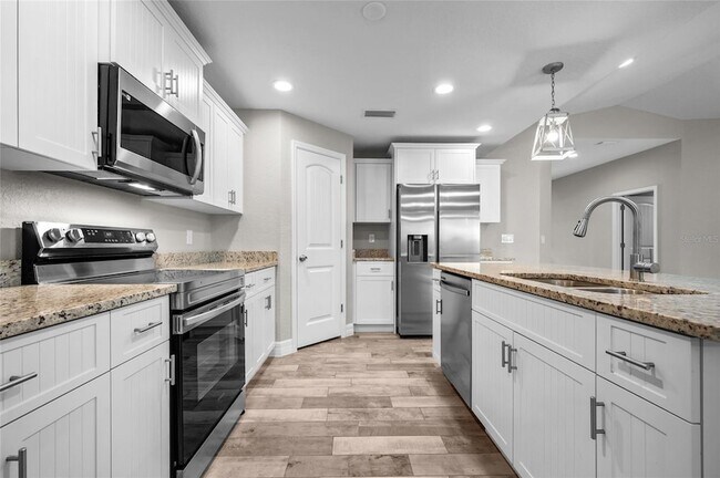 Building Photo - 315 Sweetwater Dr