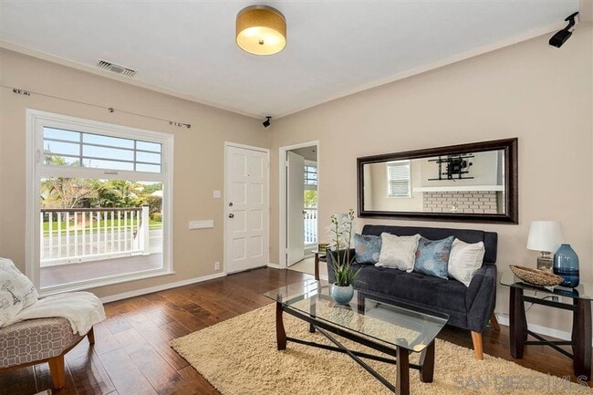 Building Photo - !!!CHARMING 4 BED 1 BATH HOME, DETACHED GA...
