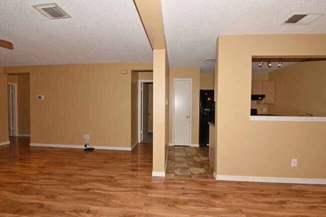 Building Photo - LARGE DECK  |  MATURE TREES  |  GREAT LOCA...