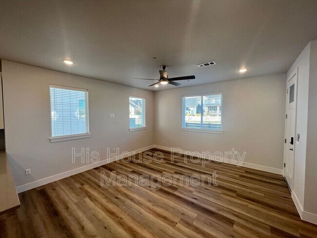 Building Photo - 4125 24th Street Rd