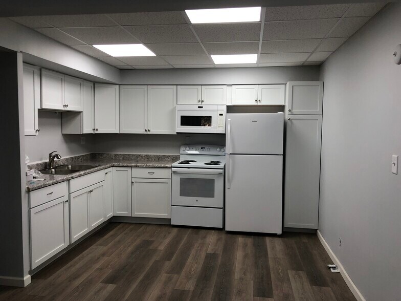 kitchen - 306 E Henry St