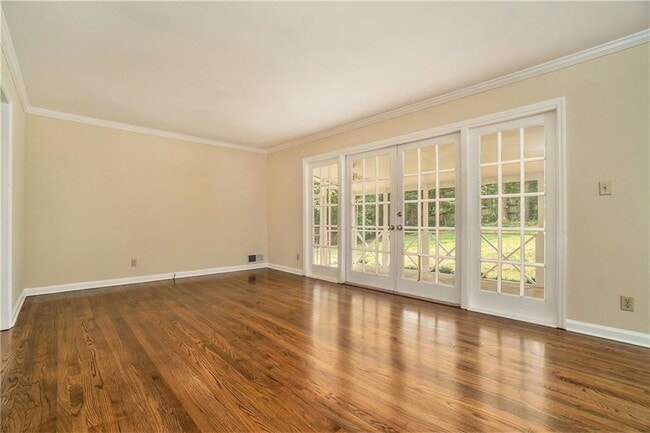 Building Photo - 3302 Lenox Pl NE