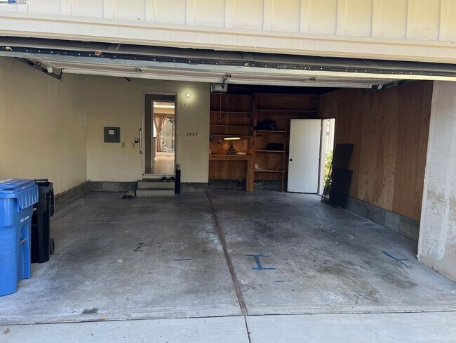 Building Photo - 515 Rolling Hills Ln