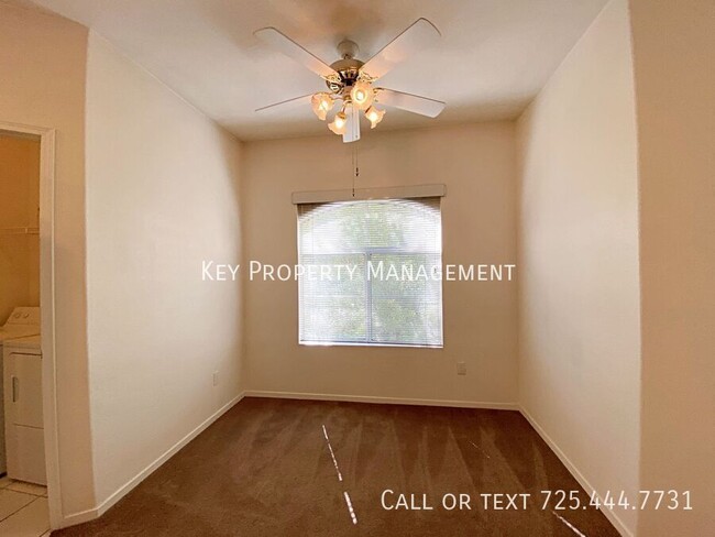 Building Photo - 2 BED 2 BATH UPSTAIRS CONDO  WITH 1 CAR GA...