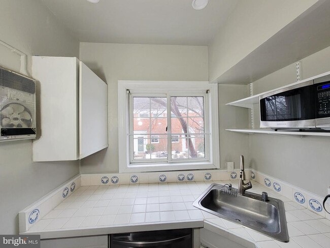 Building Photo - 3408 Gunston Rd